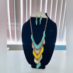 🌺 NEW/ (2)Pc. - Necklace Set-  blue, Yellow & Gold color